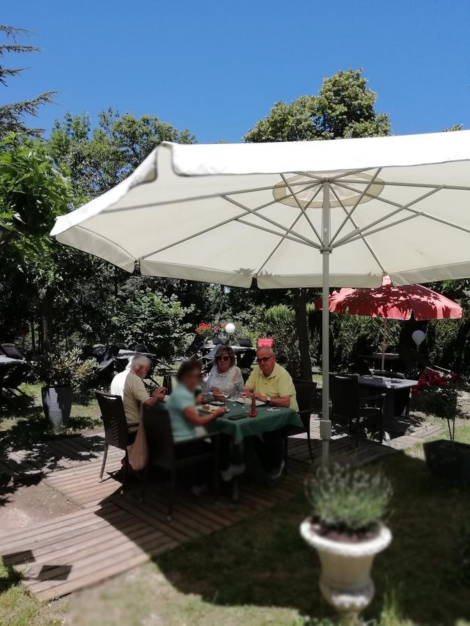 Gasthaus La Mirabelle-casteil Country House Exterior foto